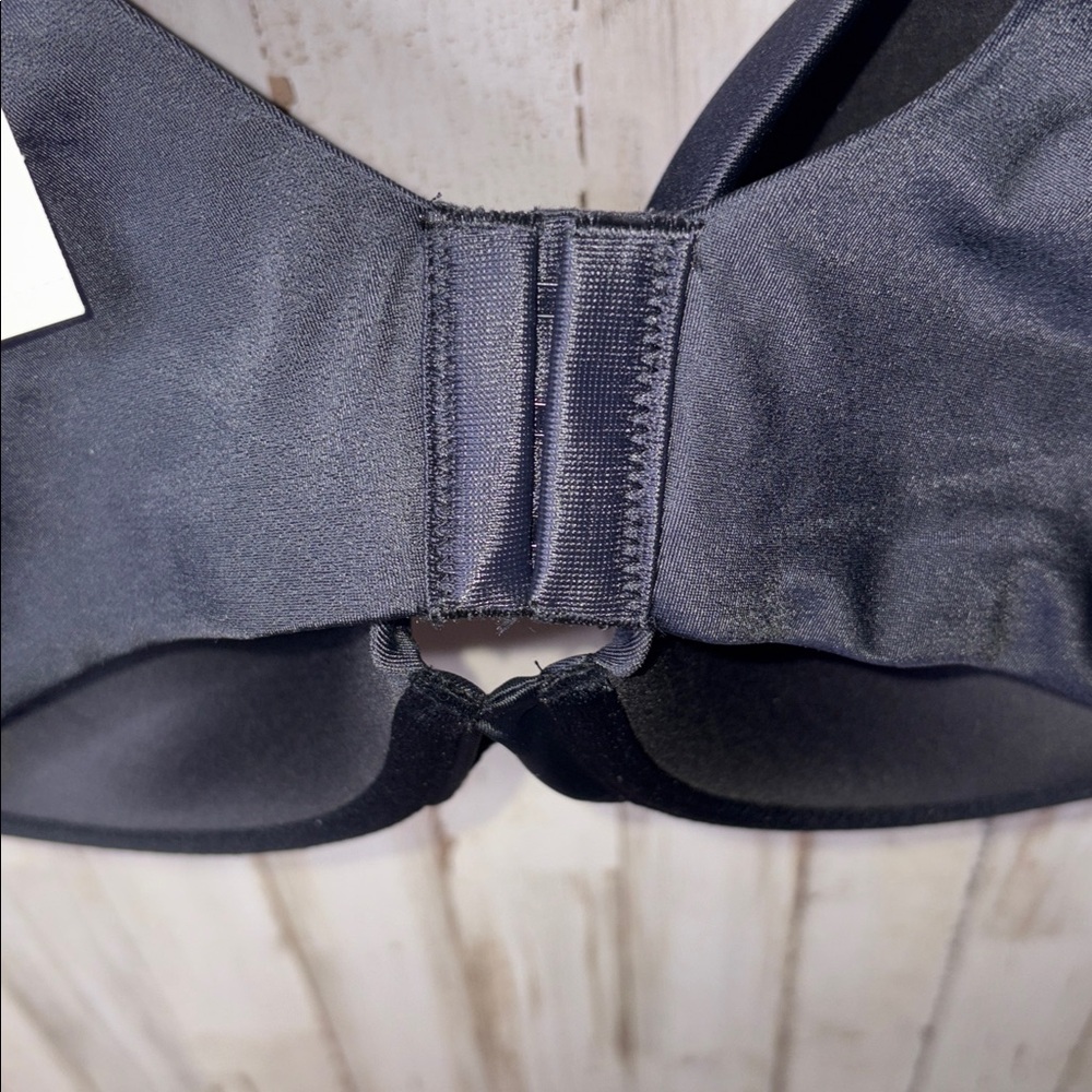 Black Women’s T-Shirt Bra - Classic Support 40DD NWT - Picture 8 of 11